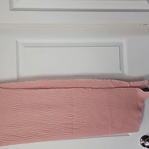 Vince Camuto ladies blush scarf nwt